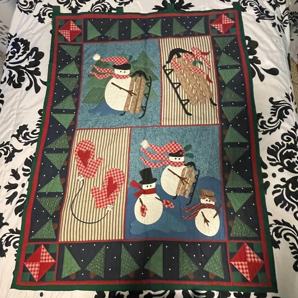 Vintage Handmade Christmas Winter Quilted Wall Hanging Banner Decor Quilt EUC